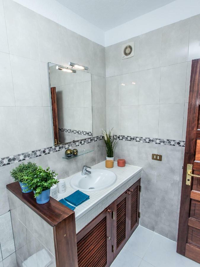 Spectacular Renovated Apartment, 5 Min To Camison Beach, With Aircon Arona  Exterior foto